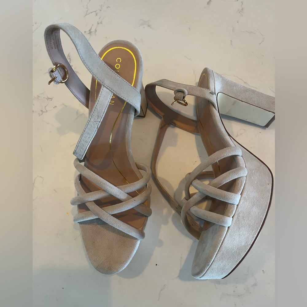 🎉New🎉COLE HAAN Suede Grove Platform Sandals Size 9